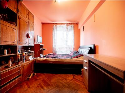 Apartament 2 camere,decomandat,central,Oradea